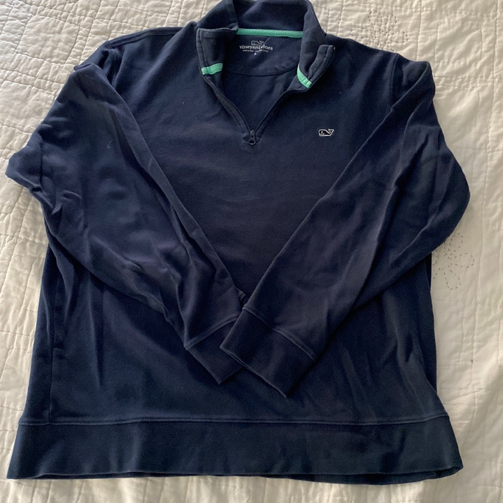 Vineyard Vines men’s large, 1/4 zip sweatshirt.